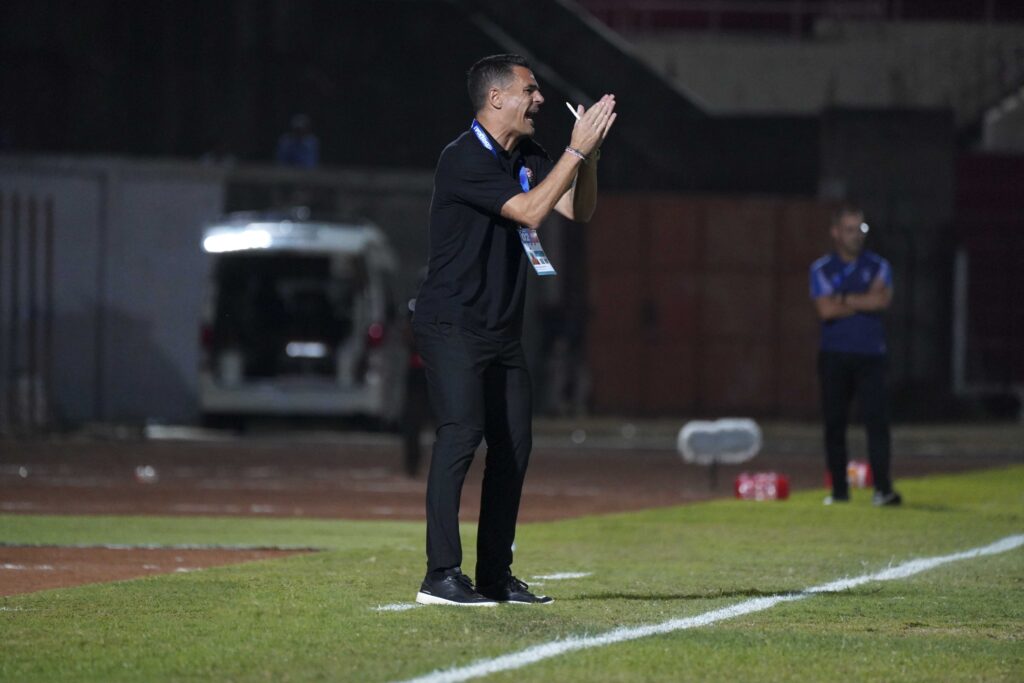 Carlos Pena: Persija Seharusnya Bisa Menang