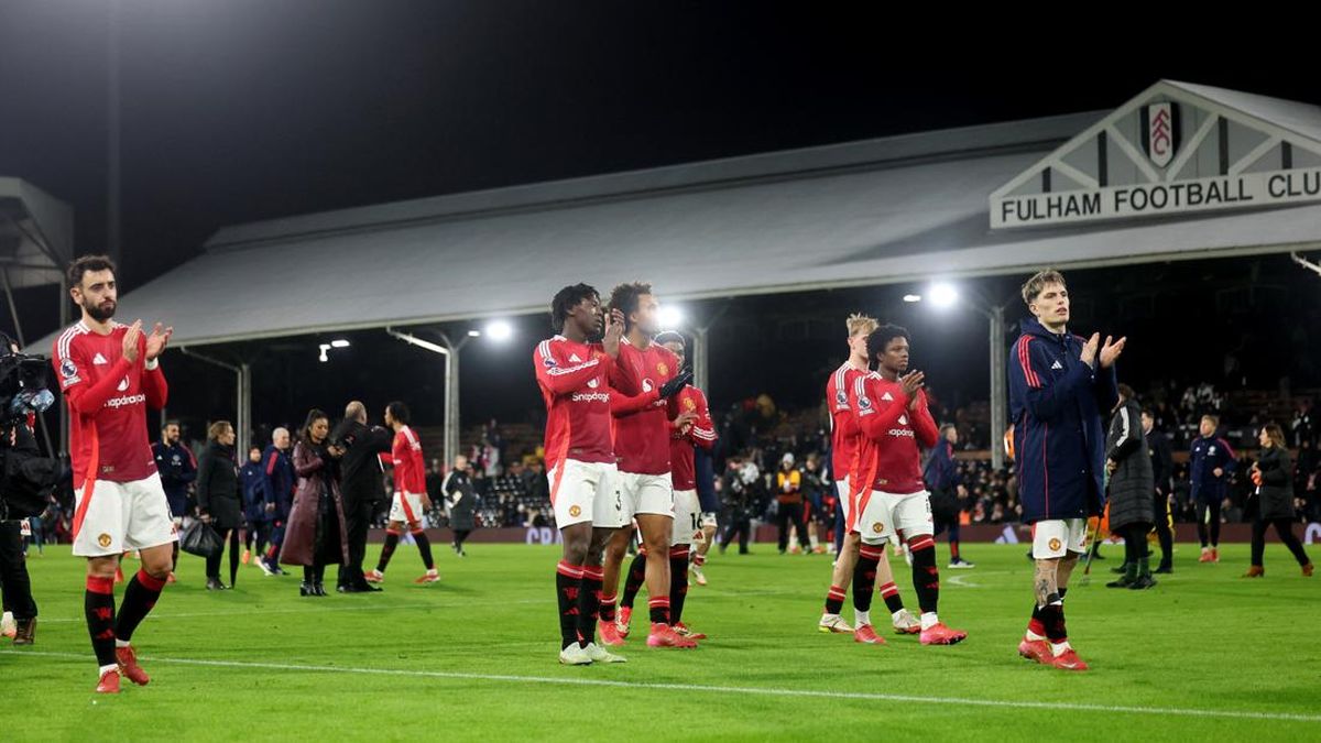 Manchester United PHK Ratusan Karyawan, Apa yang Terjadi?