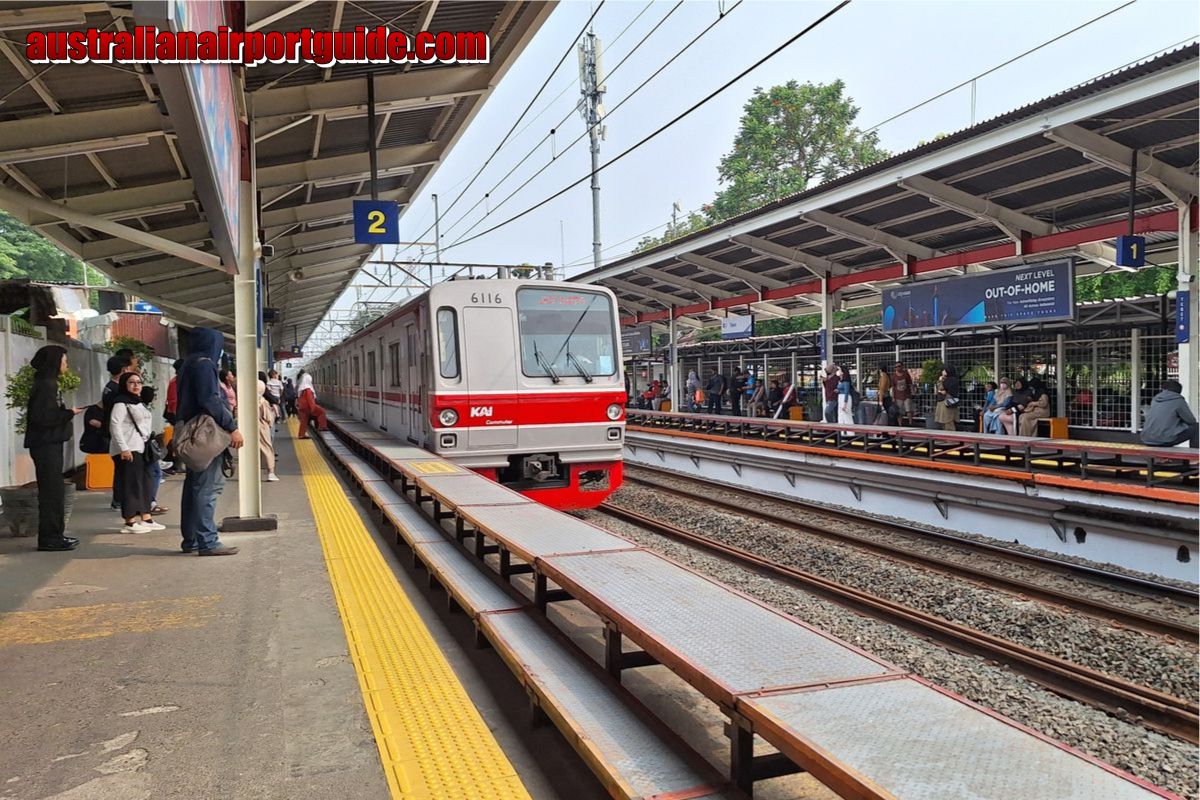 KAI Commuter Tambah Perjalanan Akhir Pekan untuk Dukung Lebaran Betawi