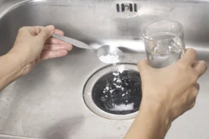 Cara Mengatasi WC Mampet dengan Garam dan Soda Api (NaOH)