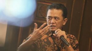Pakar di Sidang MK Penjual Pecel Lele di Trotoar Bisa Kena UU Tipikor